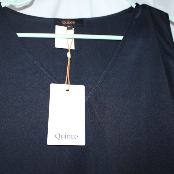 NWT Quince Navy Silk V-neck Sleeveless Tank Top Size Medium - Picture 5 of 6